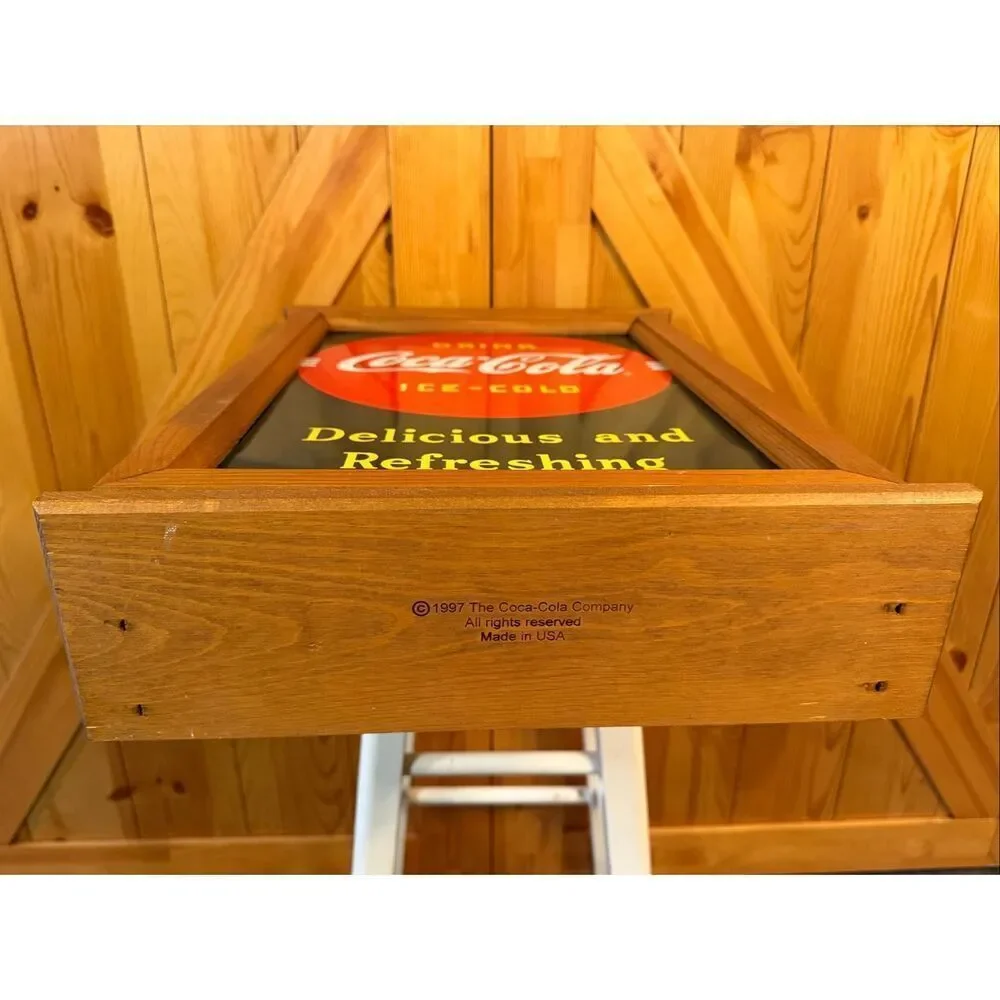 VTG 1997 COCA COLA HAND WALL CABINET SPICE MEDICINE CABINET (6570)